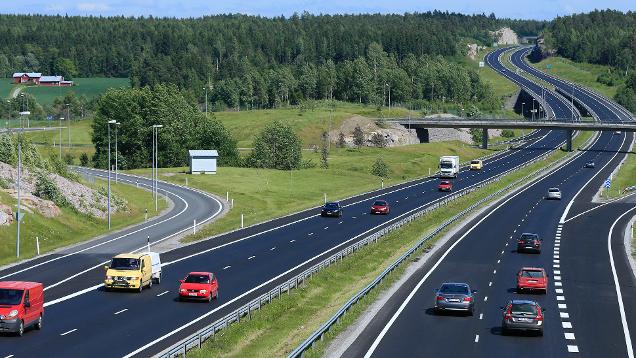 Kesäinen moottoritie. (Kuva: LVM / Antero Aaltonen)