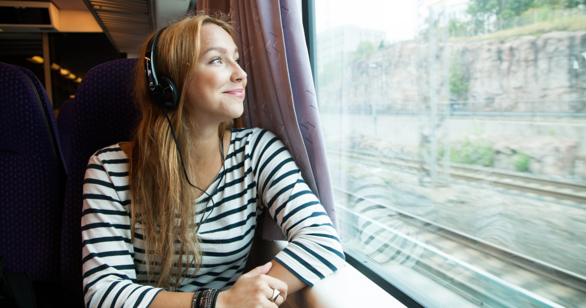 Female passenger on a train (Photo: Juha Tuomi, Rodeo)