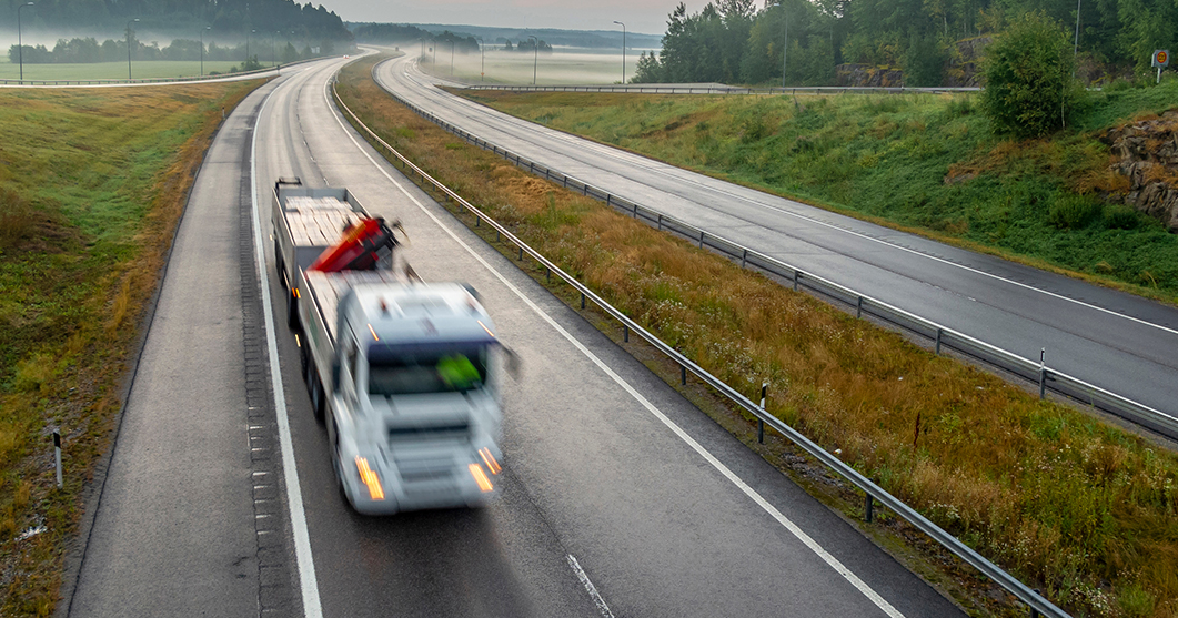 Rekka moottoritiellä (Kuva: Shutterstock)