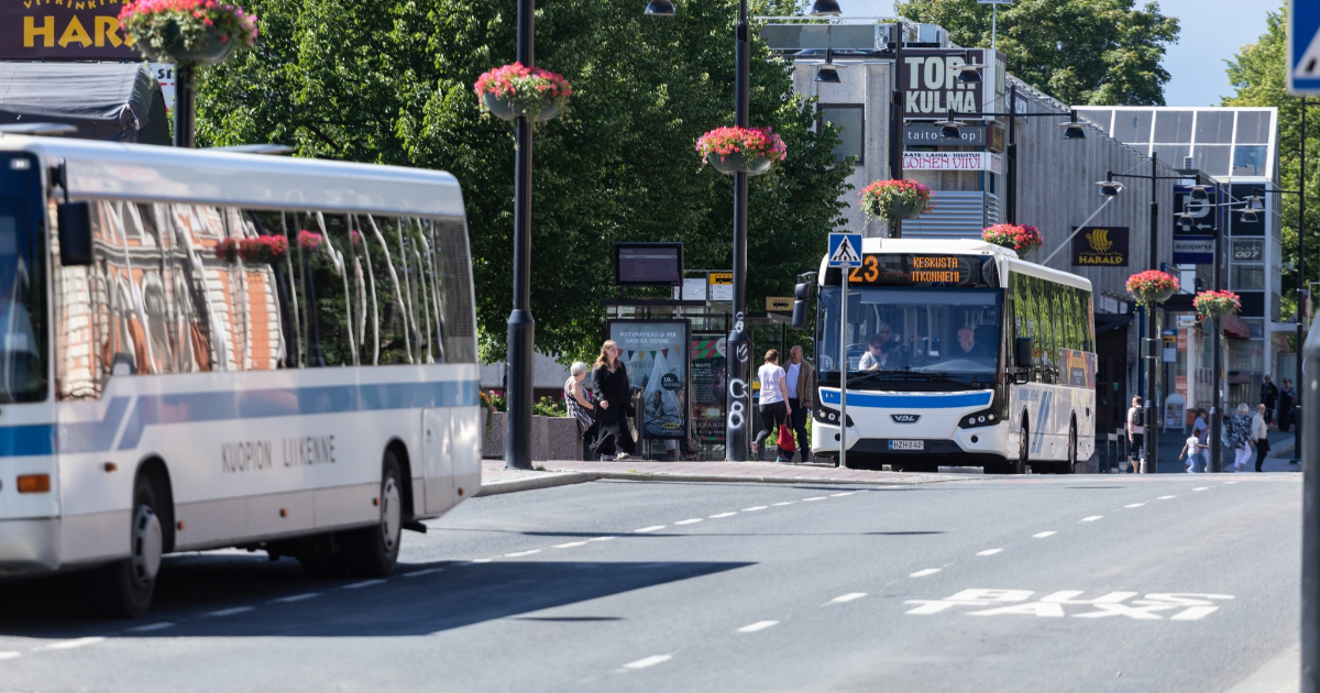 Paikallisbussit Kuopiossa (Kuva: Juha Tuomi/Rodeo)