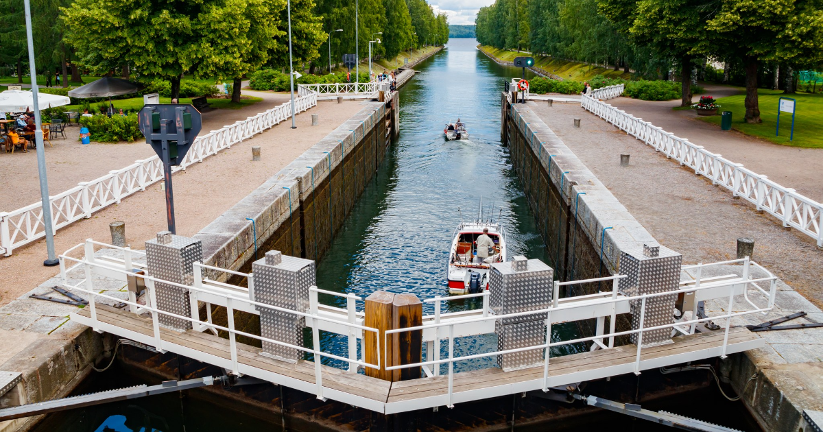 Boats in a canal in Vääksy (Photo: Elena Noeva / Shutterstock)