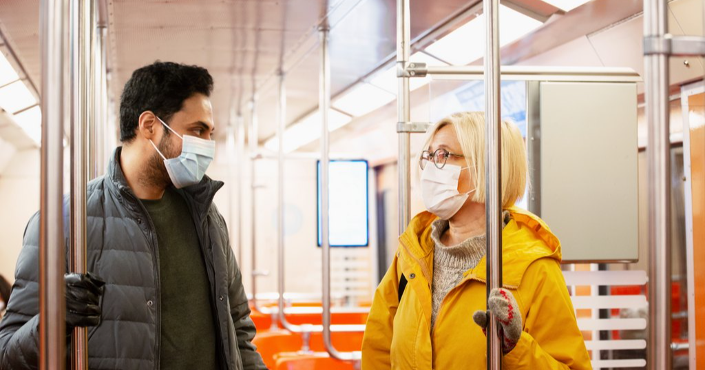 Metro passengers wearing face masks. (Photo: Keksi/LVM)