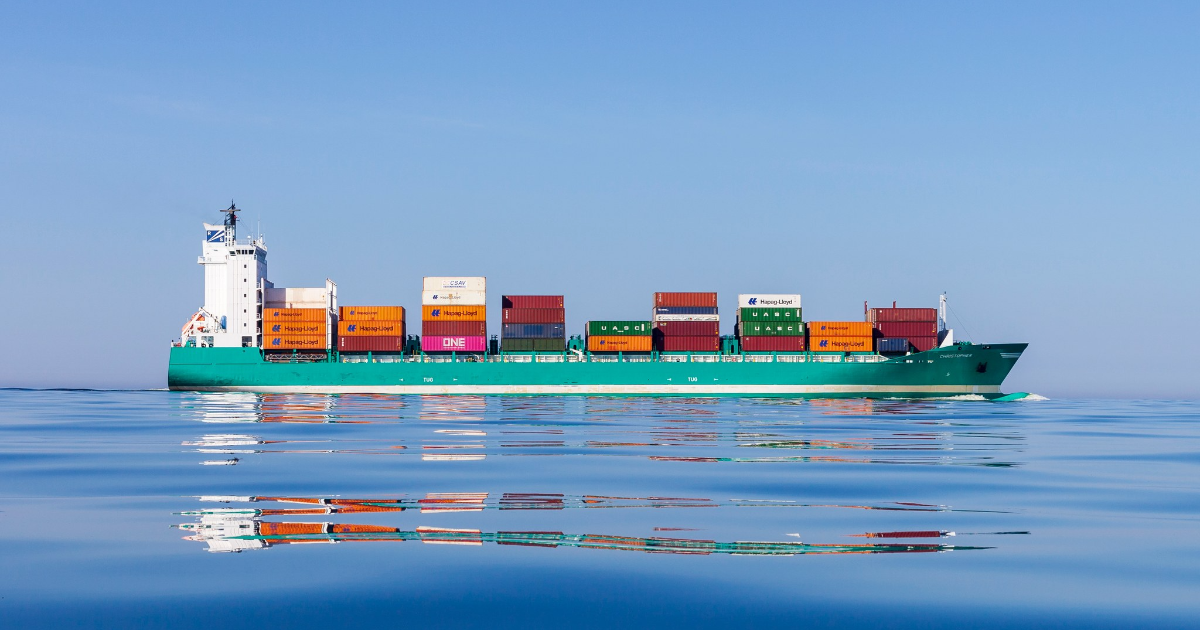 Lastfartyg i Östersjön (Bild: Lasse Hendriks/Shutterstock)