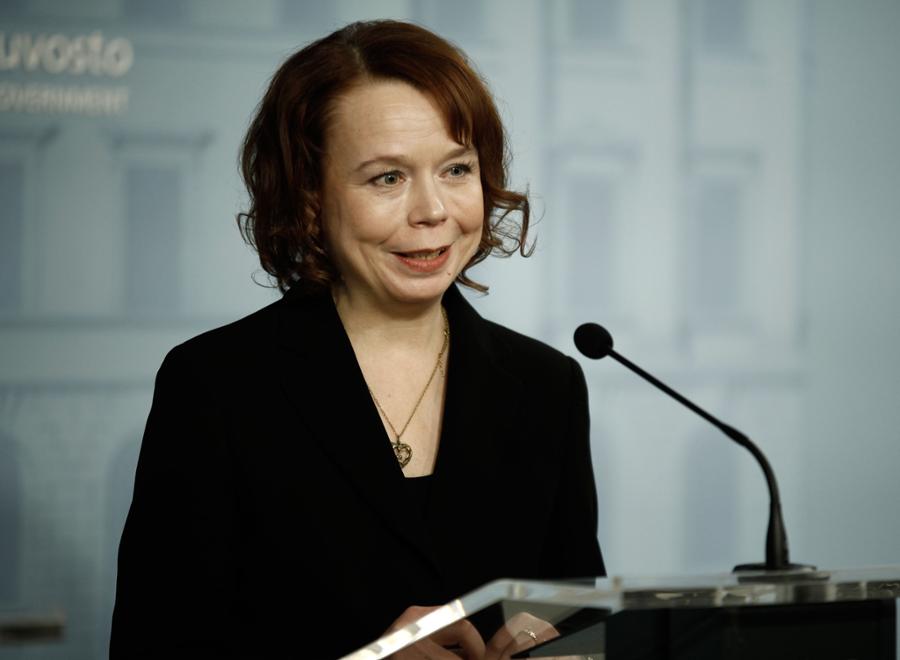 Bostads- och kommunikationsminister Pia Viitanen (Foto: Statsrådets kansli)
