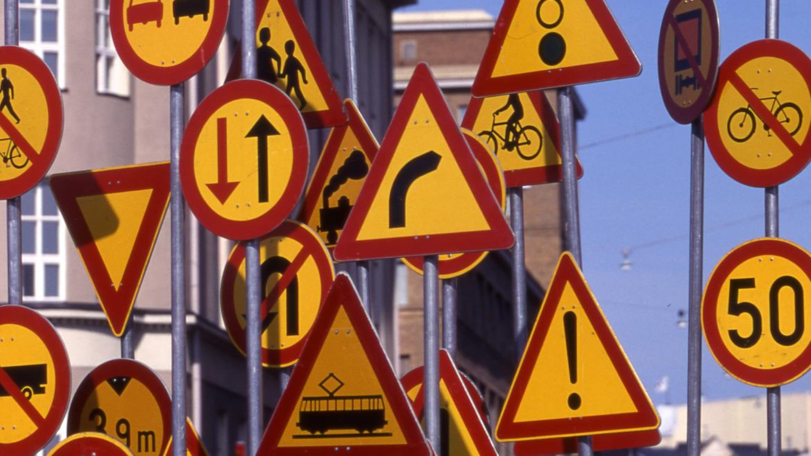 Traffic signs (Photo: MINTC / Antero Aaltonen)